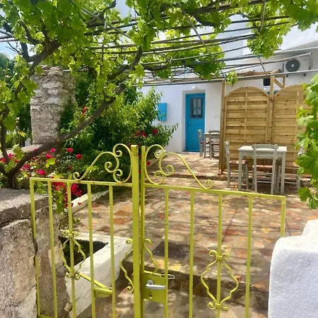 Apartment Kamaraki Grande Aroniadika