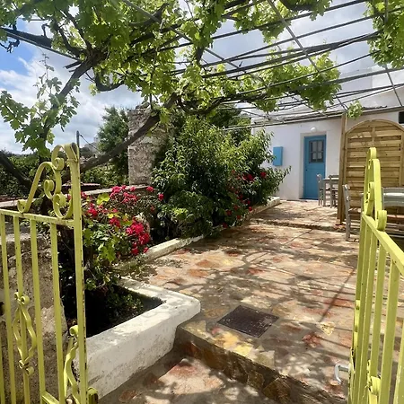 Kamaraki Grande Aroniadika Apartment Kythira Town